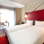 Ibis Готель