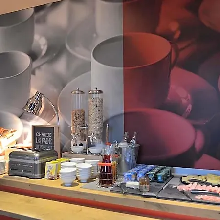 Ibis Hotel 3*